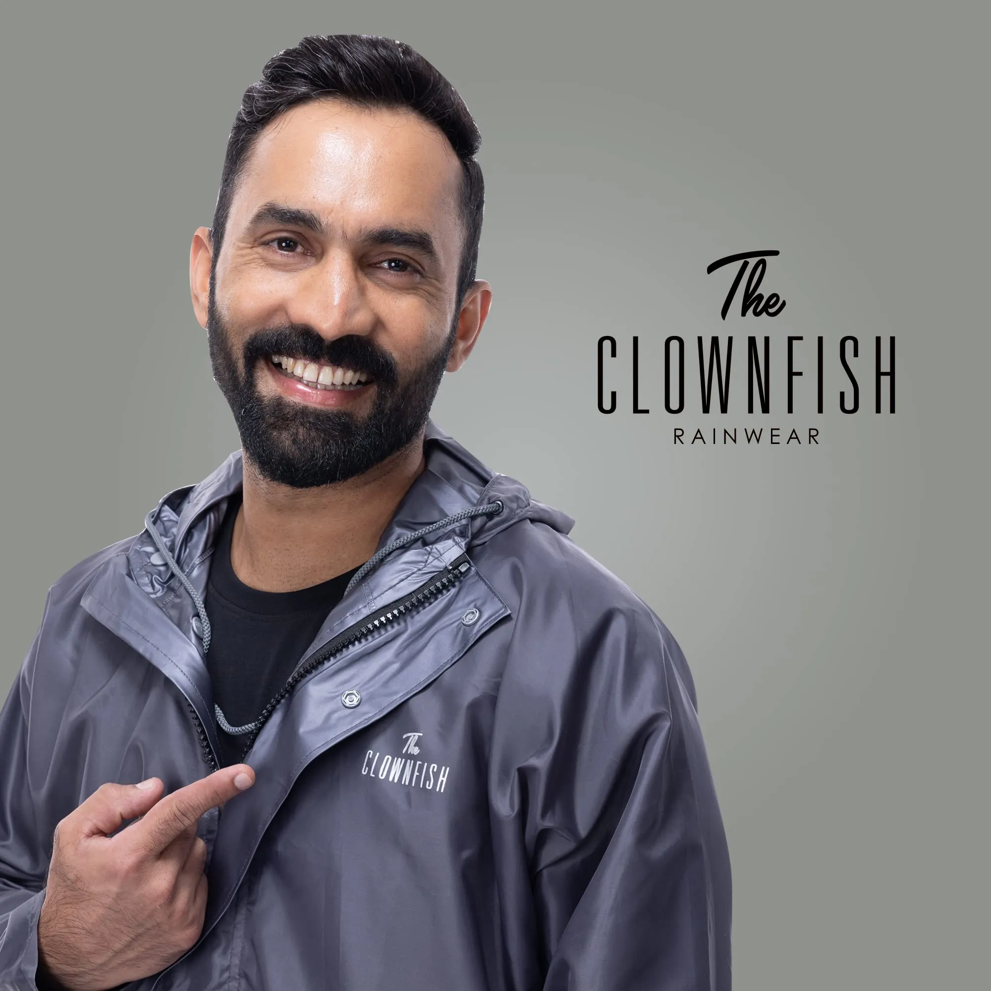 THE CLOWNFISH Charles Series Men's Waterproof Polyester Raincoat with Hood and Reflector Logo. Expandable Back For Backpack Holding. Set of Top and Bottom. Printed Plastic Pouch with Rope (Grey, XXL)